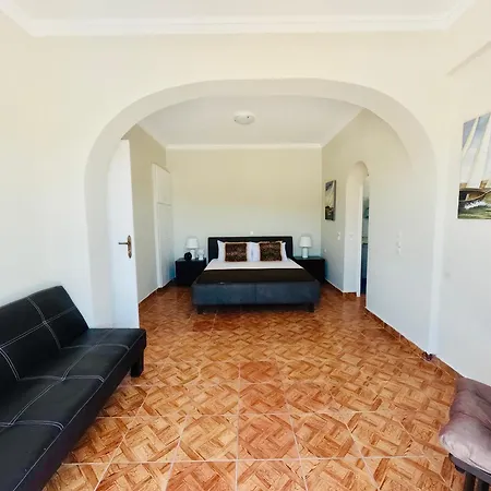 Tatil Evi Estate Tsoukalas With Pool - Perfect For Large Groups Next To Laganas Offering Incredible Greek Hospitality By Mana Gers