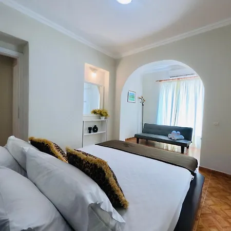 Estate Tsoukalas With Pool - Perfect For Large Groups Next To Laganas Offering Incredible Greek Hospitality By Mana Gers Ambelokipoi (Zakynthos)